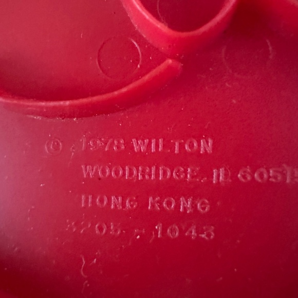 Wilton 1978 Red Christmas Cookie Cutters Set of 4 Tree, Santa, Angel, Wreath - Picture 13 of 13